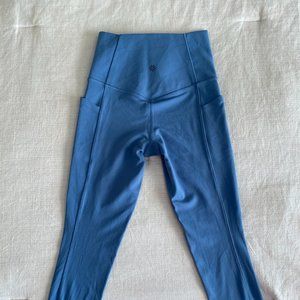 Athleta Salutation Stash 7/8 Legging